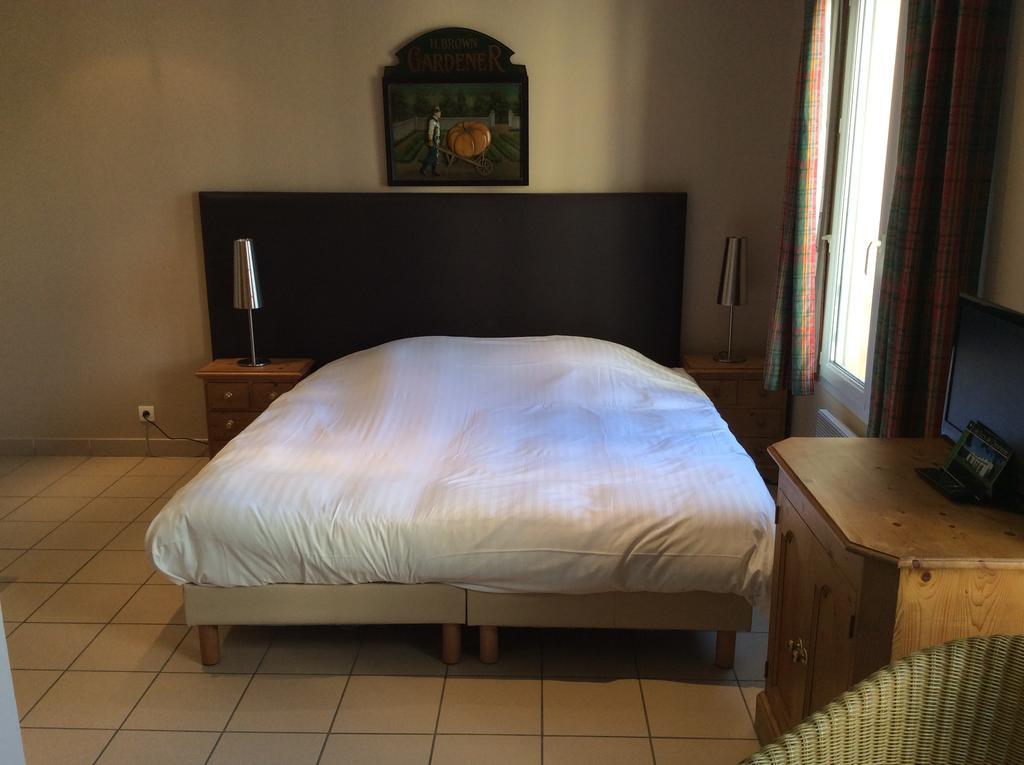 Residence Hotel Les Ducs De Chevreuse Avec Hebergement, Repas & Pdj, Seminaire, Bureau & Parking Bilik gambar