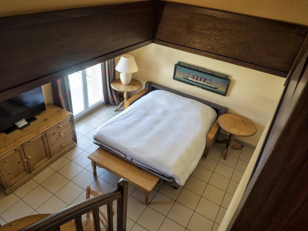 Residence Hotel Les Ducs De Chevreuse Avec Hebergement, Repas & Pdj, Seminaire, Bureau & Parking Luaran gambar