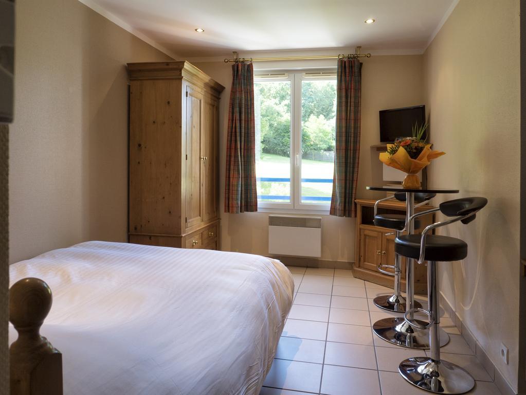 Residence Hotel Les Ducs De Chevreuse Avec Hebergement, Repas & Pdj, Seminaire, Bureau & Parking Luaran gambar